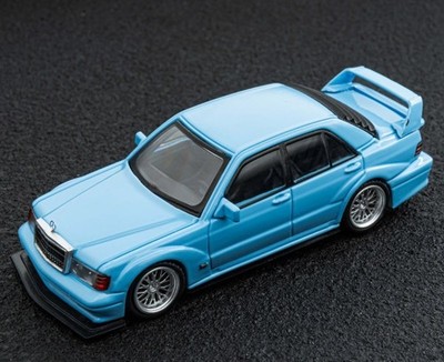 MB Mercedes Benz 190E  - sky lake blue - DCM 1:64