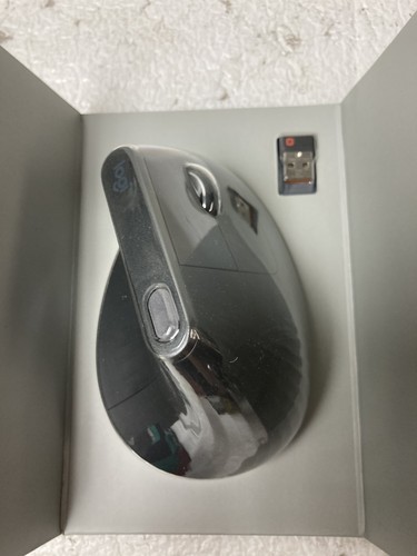 Logitech - MX Vertical Advanced Wireless Optical Mouse with Ergonomic Design - 第 2/5 張圖片