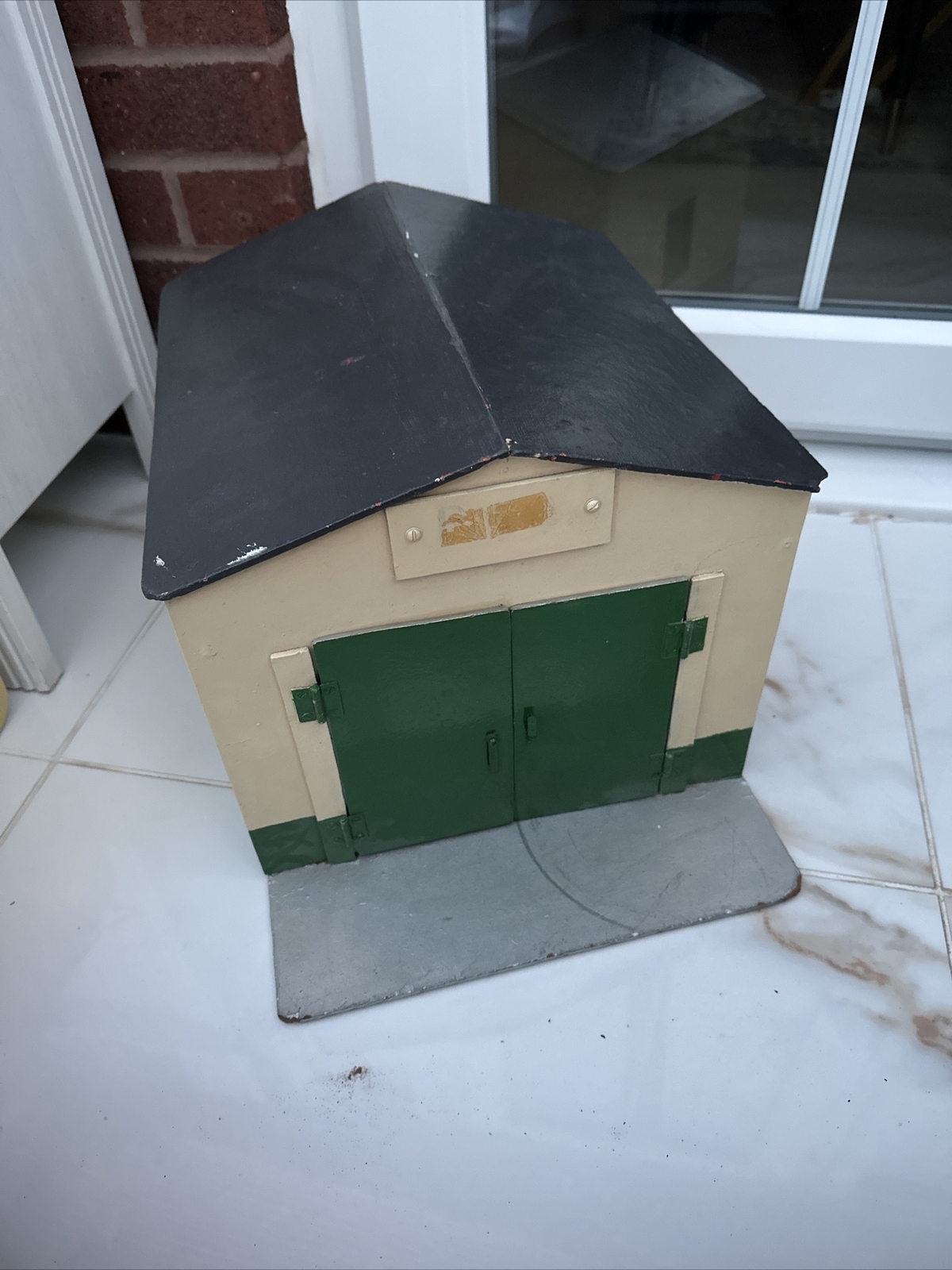 Picture 2 of 24