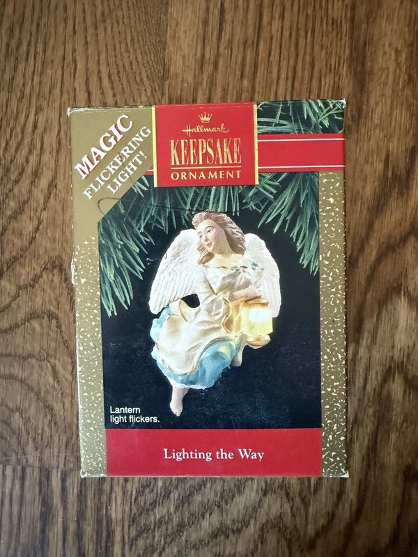 Hallmark Keepsake Lighted Ornament  - Lighting the Way - 1992 
