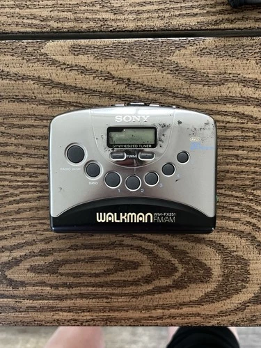 Vintage Sony Walkman WM-FX251 FM/AM Synthesized Tuner. PARTS ONLY