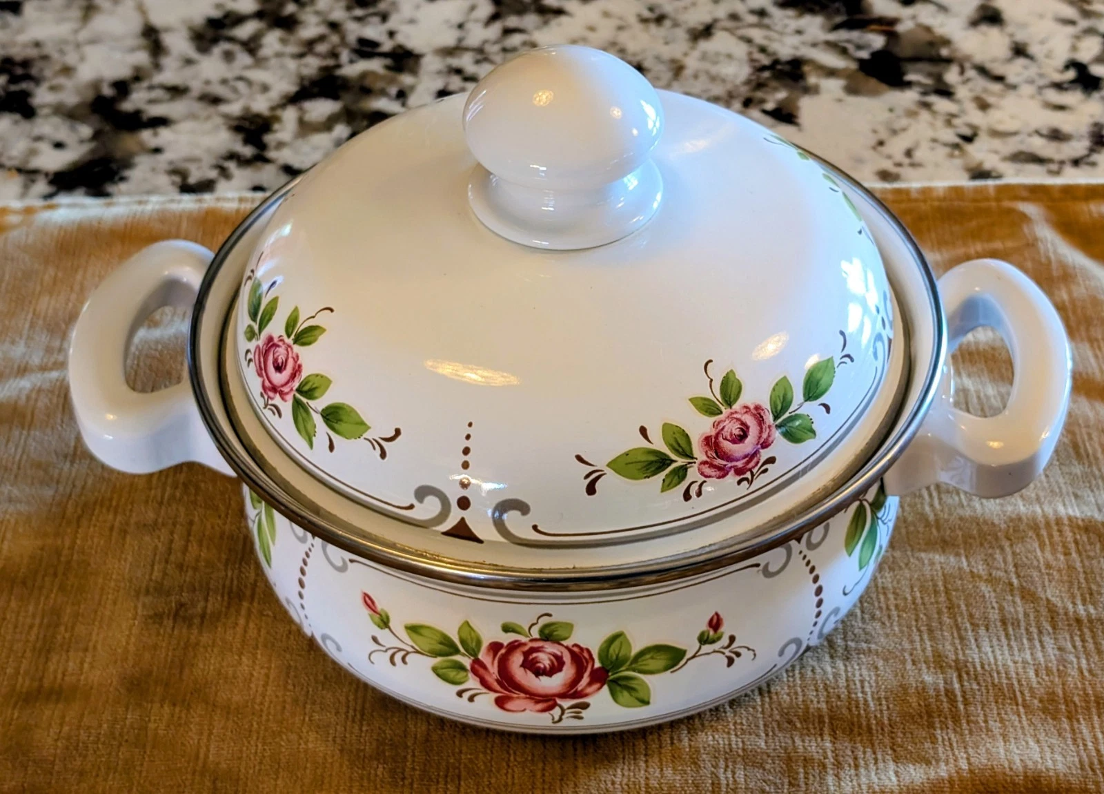 Wiener Email Austria Enamel Dutch Oven Casserole Pot w/Lid Roses Floral EC