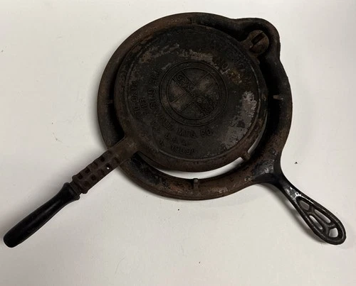 Griswold American #8 Vintage Cast Iron Waffle Maker 3 Piece 885/886/ 975D Base