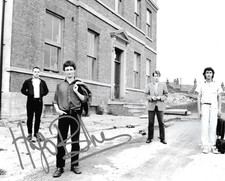 * HUGO BURNHAM * signed 8x10 photo * GANG OF FOUR * COA *