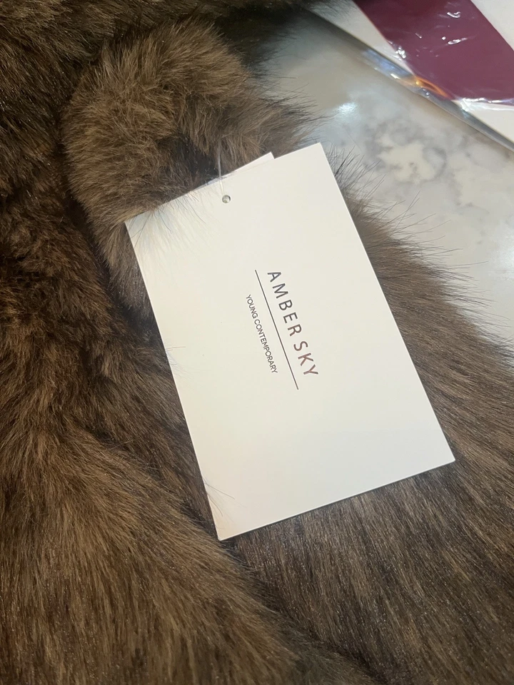 ABRIGO DE PIEL SINTÉTICA Amber Sky Boutique, ajuste grande marrón rico nuevo con etiquetas talla S, M o L Foto 2 de 4