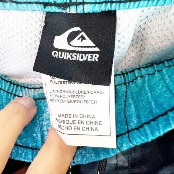 QUIKSILVER AZUL GRIS NEGRO LOGOTIPO CARGO BOLSILLO PLAYA TABLA SHORTS JÓVENES GRANDES NUEVOS CON ETIQUETAS Foto 3 de 4