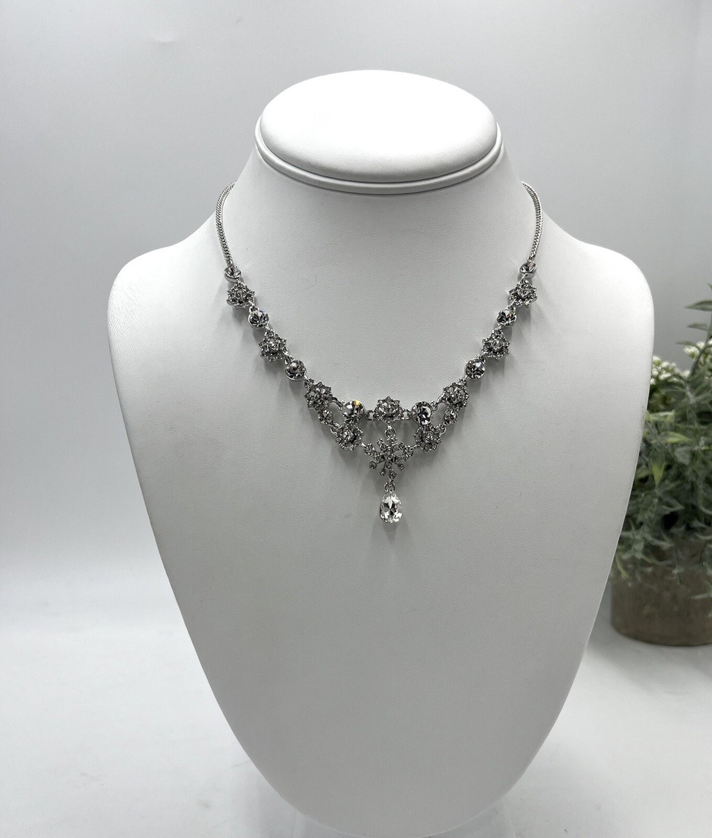 ネックレス・ペンダント Givenchy Silver Tone Viney Crystal Collar Necklace Givenchy Silver Tone Viney Crystal Collar Necklace - Macy's