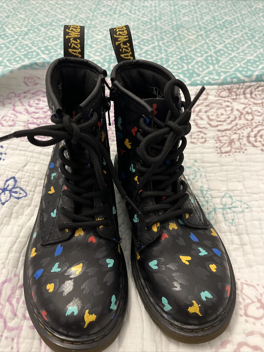 Dr martens hotsell pascal hearts