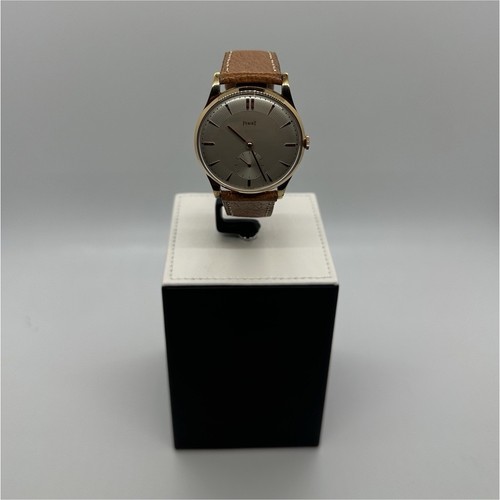 Piaget Vintage 18K Gold Manual Wind Dress Watch Beige Pigskin Strap