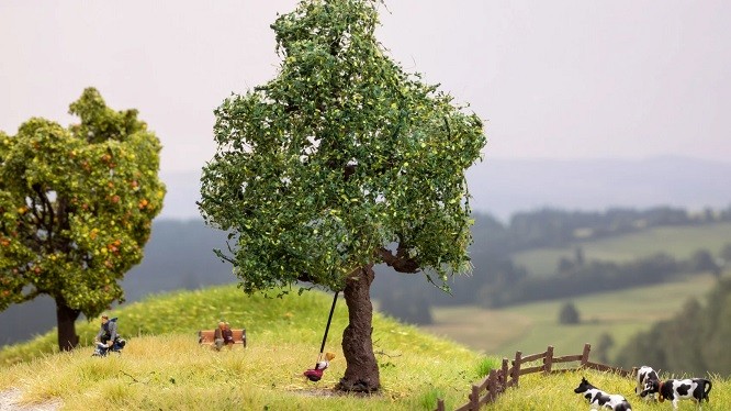 NOCH 21769 - N Micro Motion Tree With Swing - New