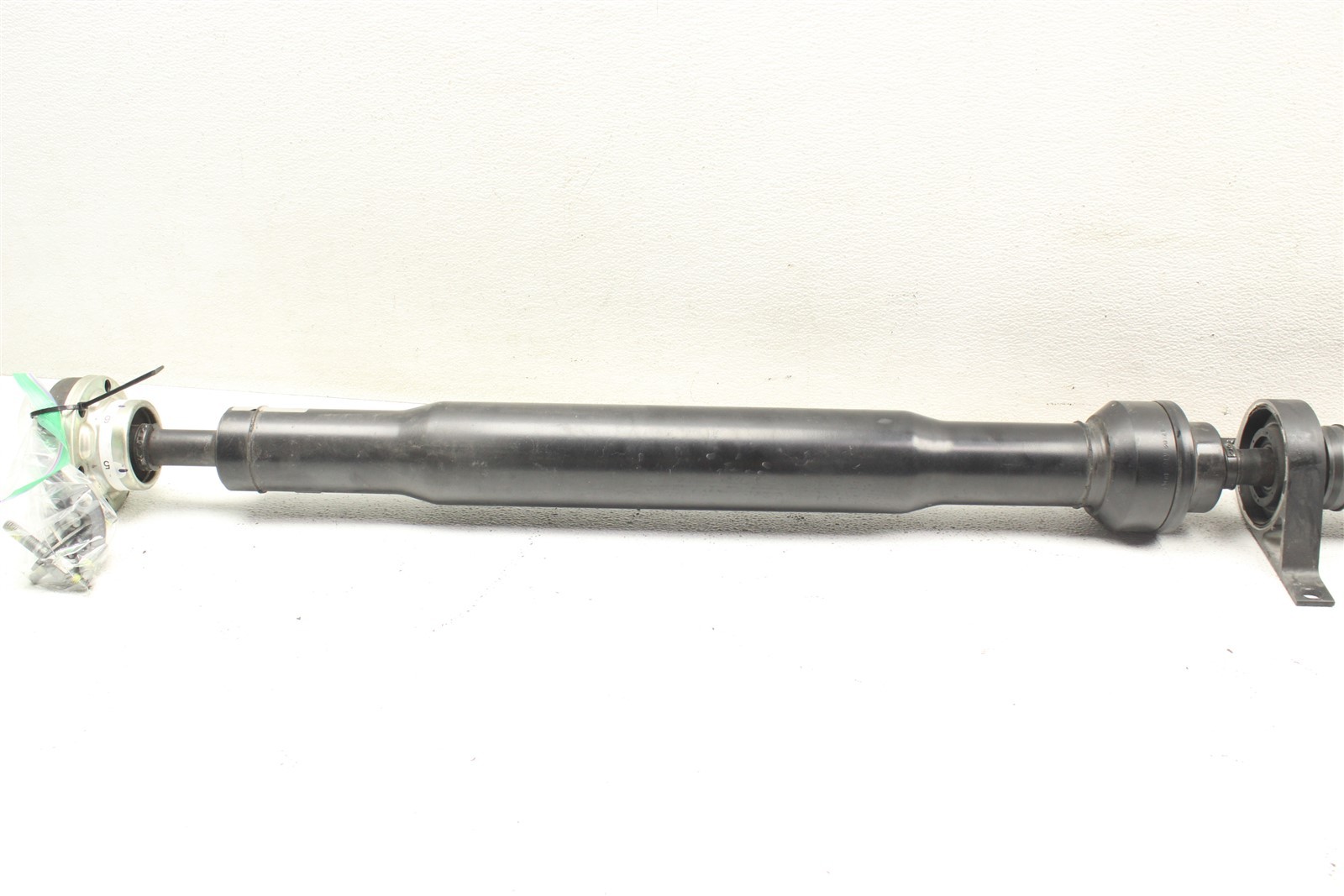 2014-2019 Maserati Ghibli RWD Rear Driveshaft Drive Line 14-19