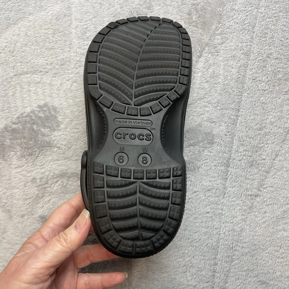 Zueco Crocs Baya Forrado Unisex M6/W8 Negro Dijes Ventilado Amputado SOLO PIE DERECHO Foto 4 de 4