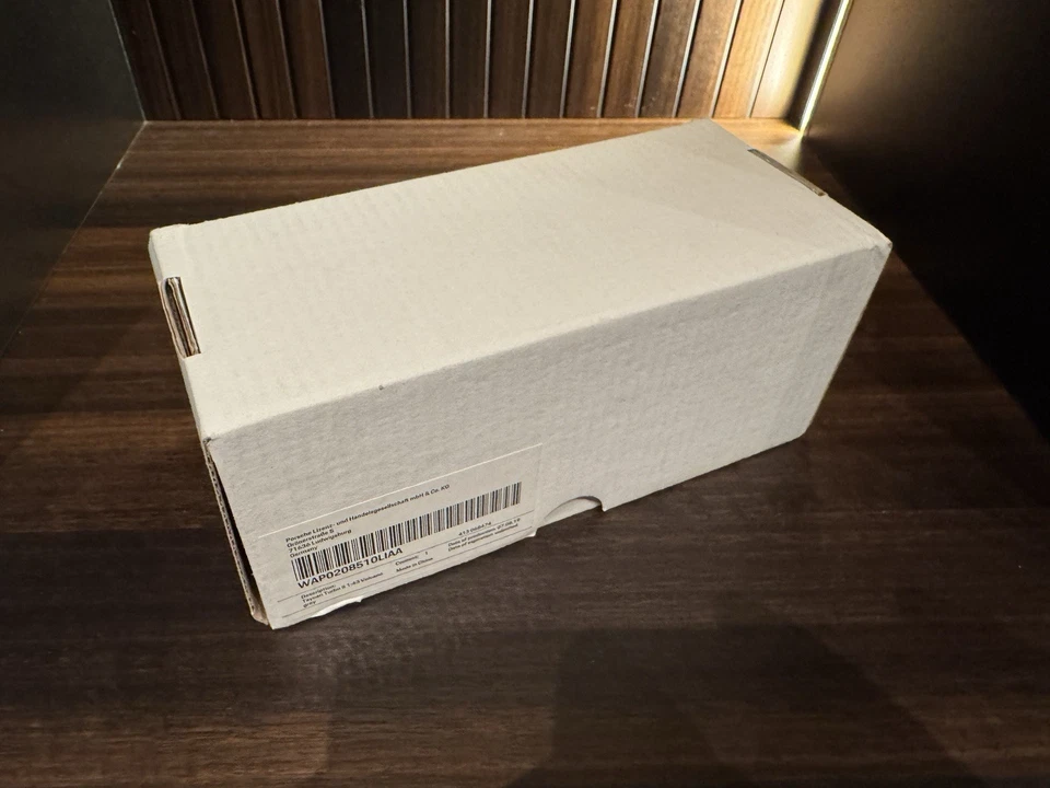 PORSCHE Taycan Turbo S IAA 2019 WAP0202890SGT3 - Immagine 4 di 4