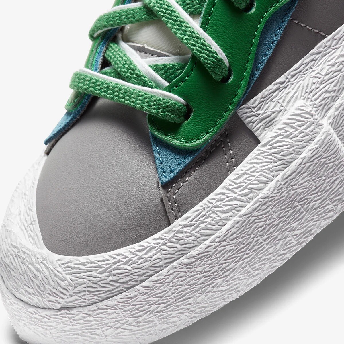 SACAI X NIKE NIKE X SACAI BLAZER BASSO UK5 US5.5 EU38