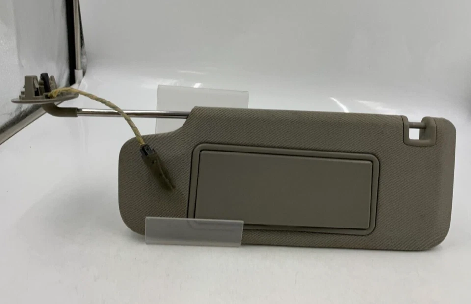 2014-2019 Cadillac ATS Driver Sun Visor Gray Illuminated OEM D02B63006 - Image 2 of 4