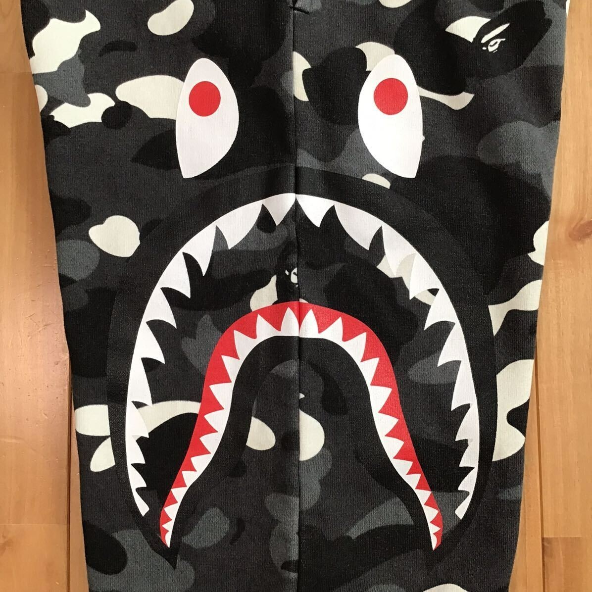 Glow in the dark BAPE City camo shark sweat pants Black A Glow in the dark BAPE City camo shark sweat pants Black A