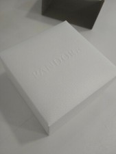 PANDORA Medium Gift Box - Rings, Earrings, Pendant