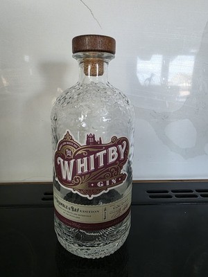 Whitby Distillery The Bramble & Bay Edition Gin Flasche leer Sammler Display