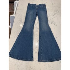 Free People Stetch cotton Flare Jeans Blue Denim Bell Bottom 28R. Excellent