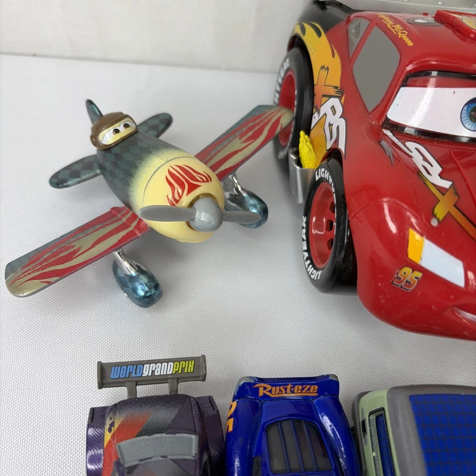 MEGA Disney Pixar Carros Lote de 35 Carros Filme Lightning Mater Diecast Mack Storm - Imagem 3 de 4