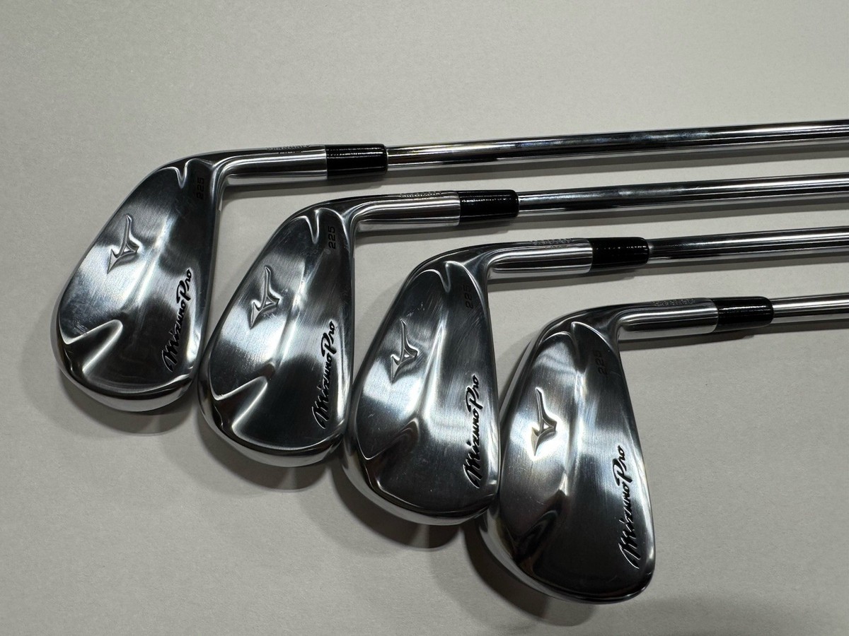 MINT RH Mizuno Pro 225 Iron Set, 4-GW, NS Pro SP Blue Stiff Flex