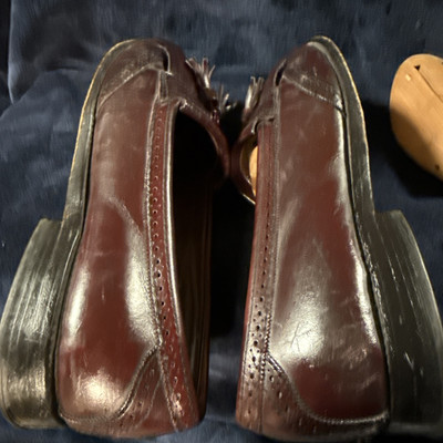 Allen Edmonds Bridgeton Loafers Mens Shoes 10.D Burgundy Brogue Kiltie‎ Tassel OXBLOOD Loafers ALLEN EDMONDS Oxblood Leather Loafers  main image 4