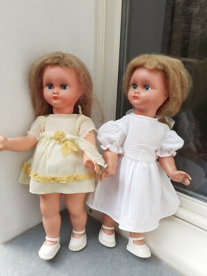 Robe griffée Bella , d'une poupée ancienne de 38 cm