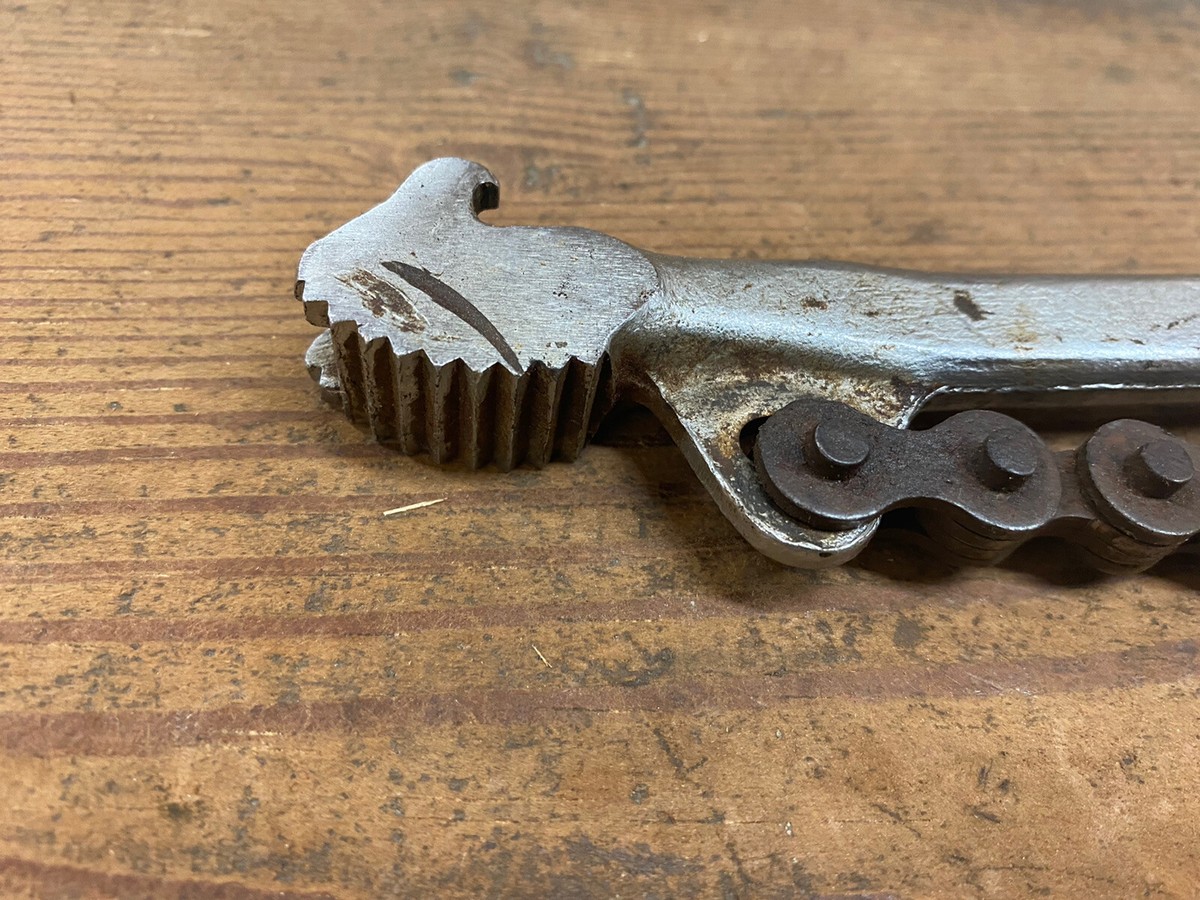 Vintage OTC Owatonna Tool Co No. 887 Chain Wrench Minn. 16