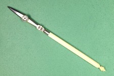 Linee osso, ottone e acciaio. S.XIX Tiralinee ossee, ottone e acciaio.