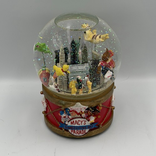 Vintage 2002 Macy's Thanksgiving Day Parade Musical Moves Waterglobe Snow Globe