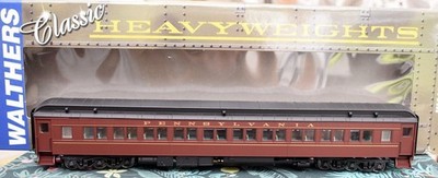 HO-Walthers 932-10104 PRR Pennsylvania RR Heavyweight Paired Window Coach EX
