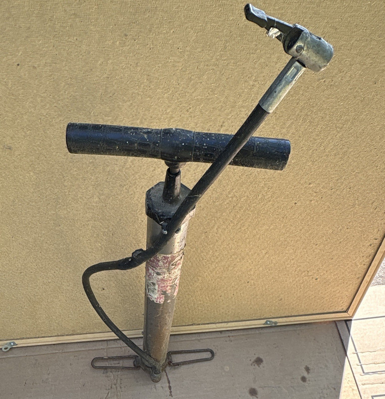 Vintage Stirup floor Air Pump (1) used