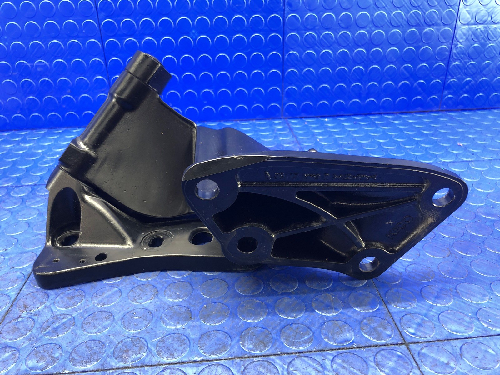 2016 2017 2018 2019 2020 2021 MCLAREN 570S OEM FRONT RIGHT SIDE DOOR HINGE