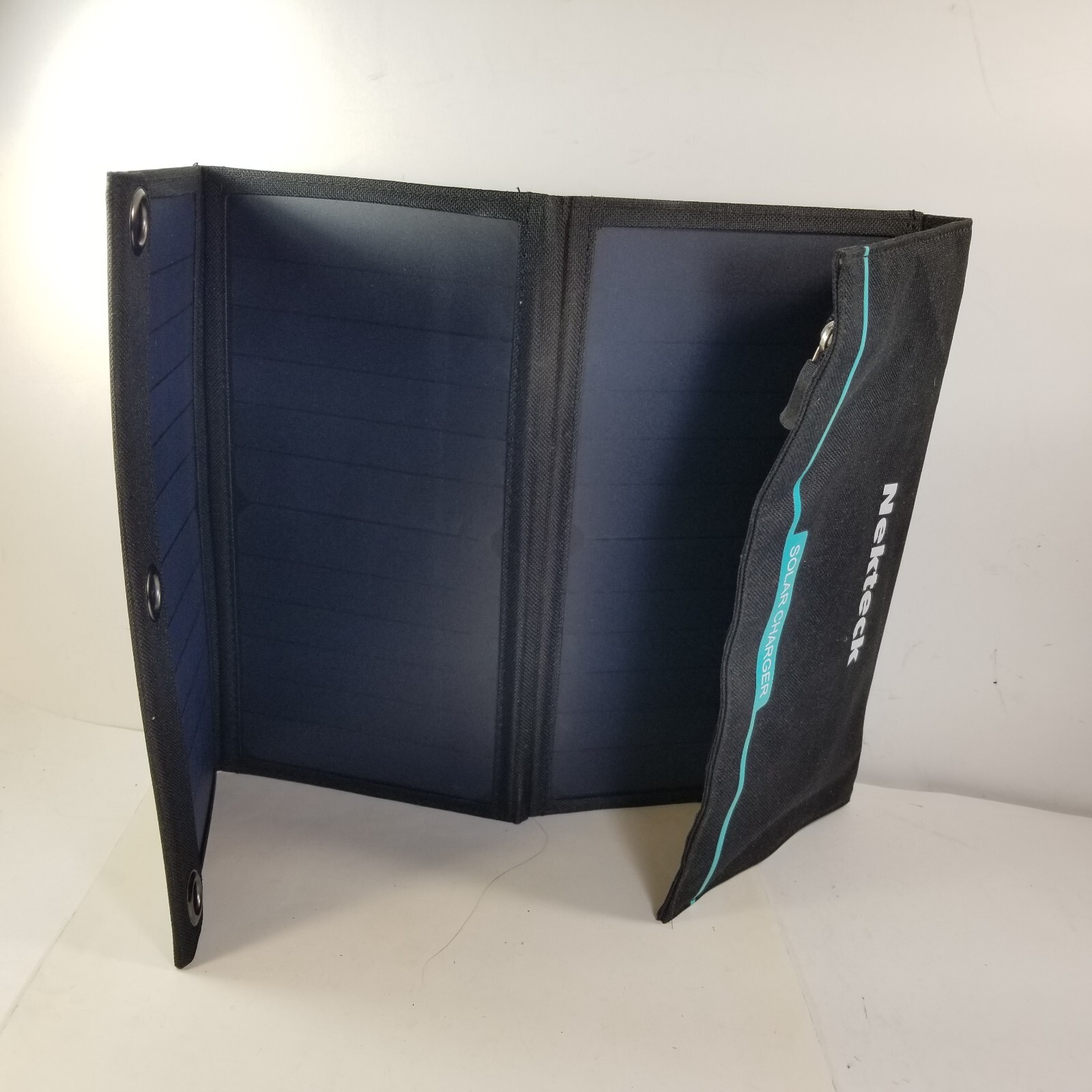 Nekteck 21W Solar Charger with 2 USB Port, Portable
