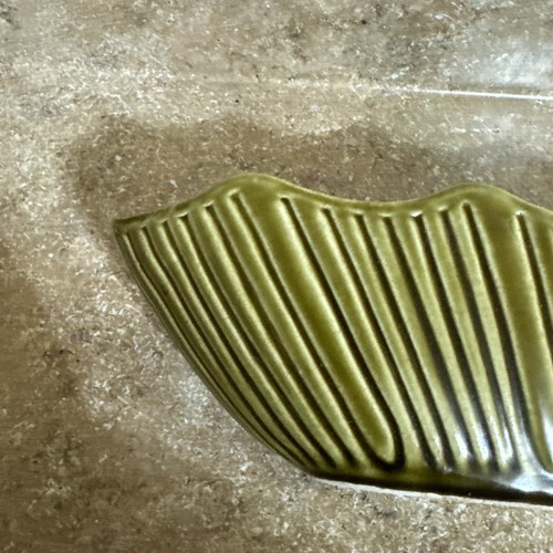 Vintage McCoy 629 Glossy Avocado Ribbed Planter Scalloped Edge MCM USA 14x3.25” - Picture 7 of 9