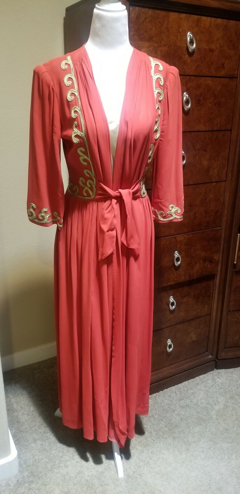 1940s Vintage Dressing Gown - image 1