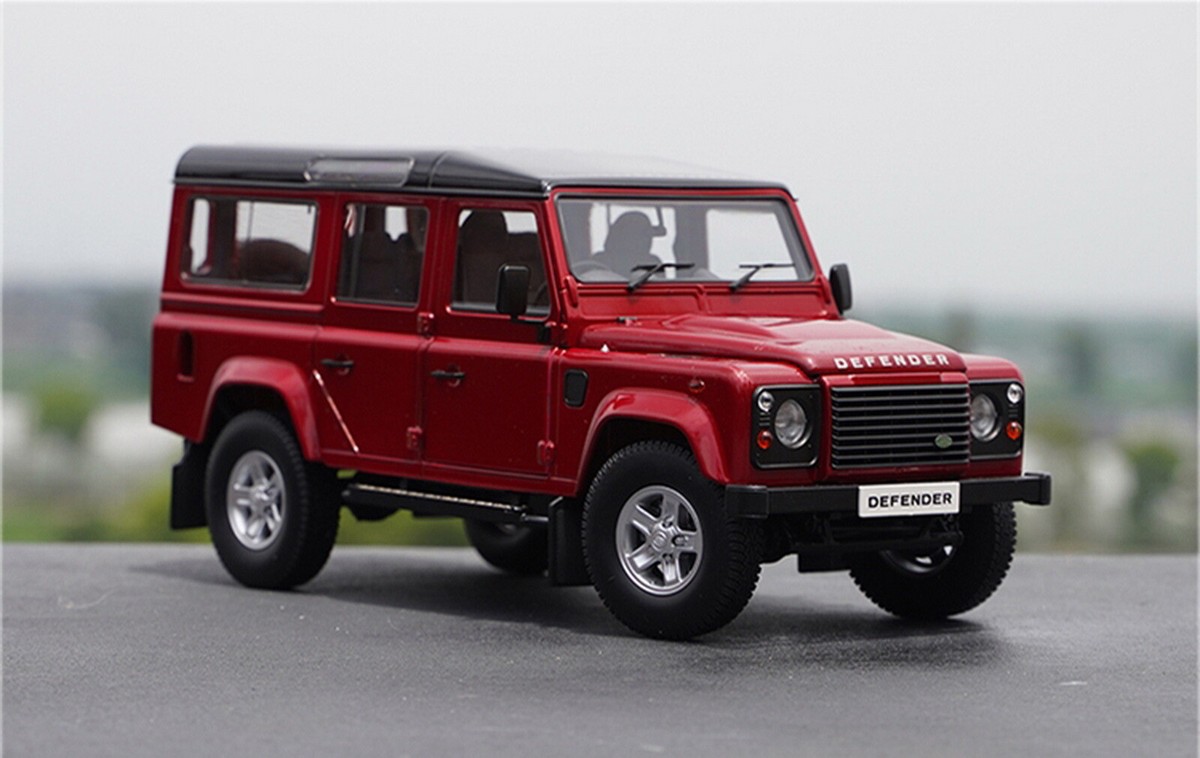 1/18 Scale Century Dragon Land Rover Defender 110 RHD Red