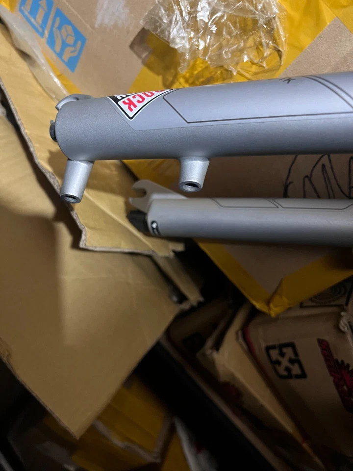 RockShox RockSho XC28  26’‘ Bicycle MTB bike Fork  Suspension Bicycle MTB Fork - Image 3 of 4