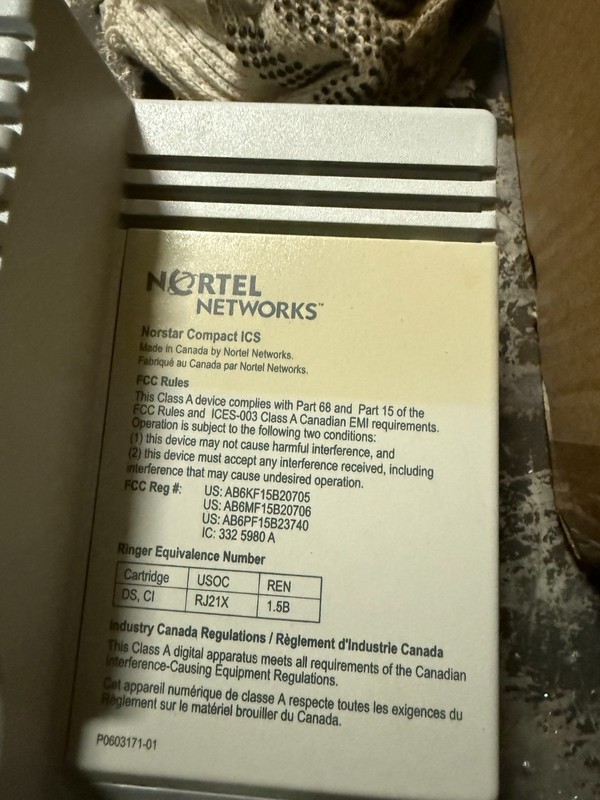 Nortel Norstar NNTNMKUD301 or NTBU0533-93 phone system with 14 phones and more