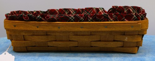 Longaberger 2004 Basket w/ Christmas Plaid Liner & Protector - Festive! - Picture 3 of 7