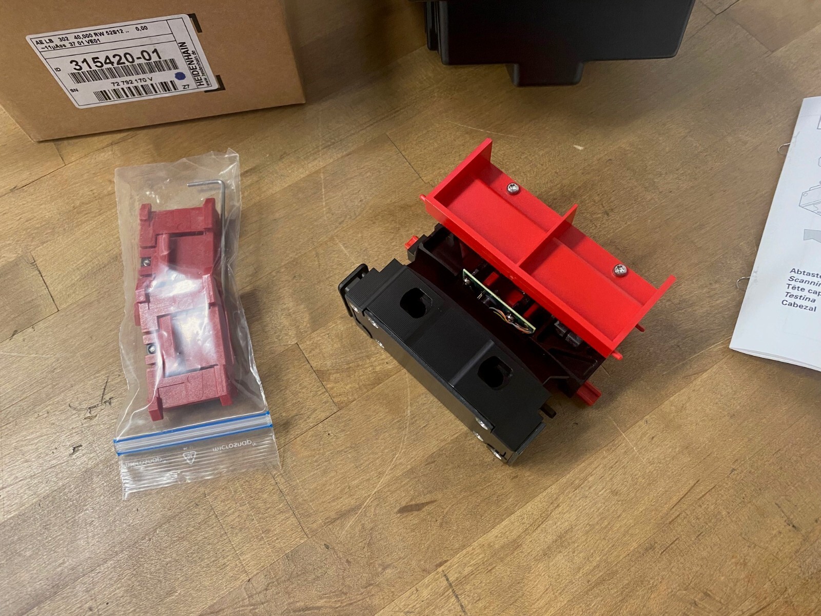 HEIDENHAIN AE LB 302 Scanning Unit Encoder Reading Head ID 315420 01 heidenhain-ae-lb-302-scanning-unit-encoder-reading-head-id-315420-01