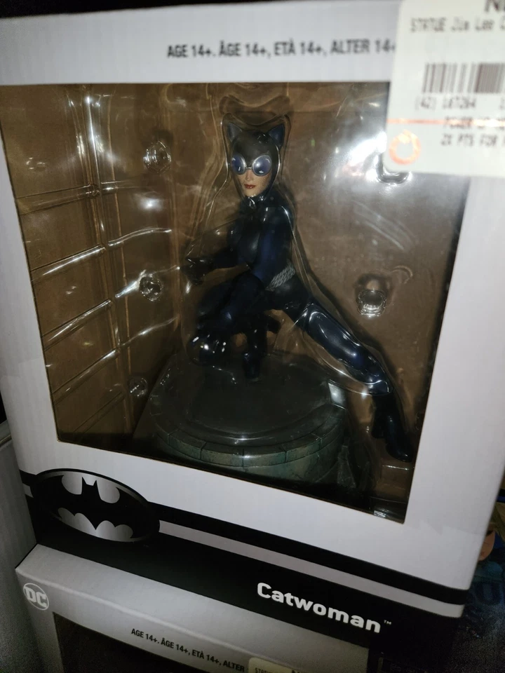 DC Comics - Figura Estatua Jim Lee por Chronicle Collectibles - Paquete de 5 sellos Foto 4 de 4