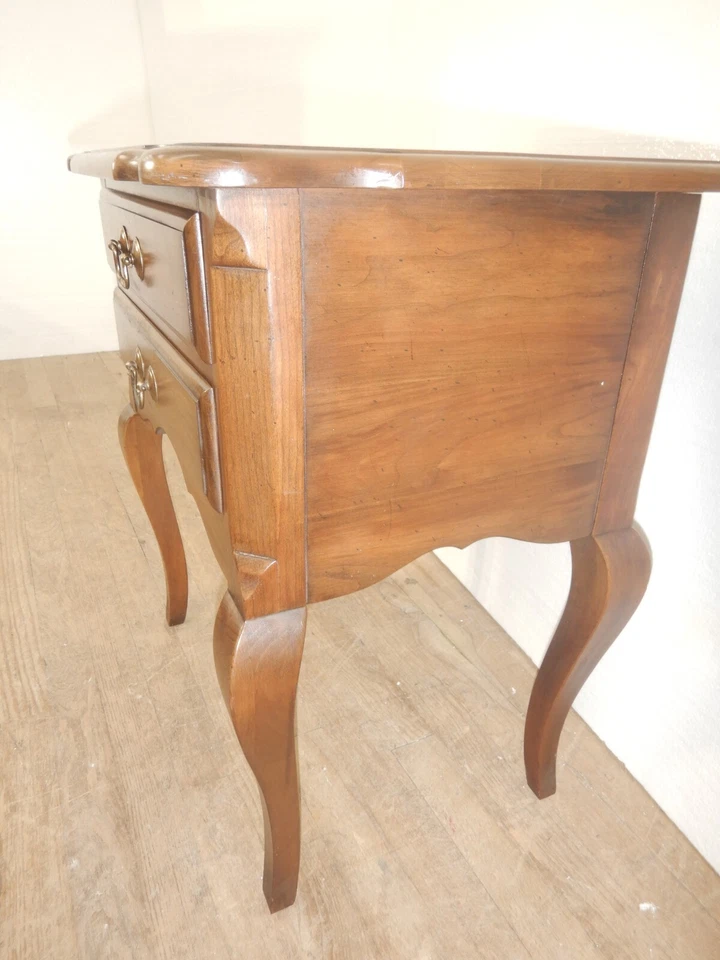 Mesita de noche Pennsylvania House cerezo macizo mesa auxiliar madera de cerezo estilo Queen Anne Foto 4 de 4