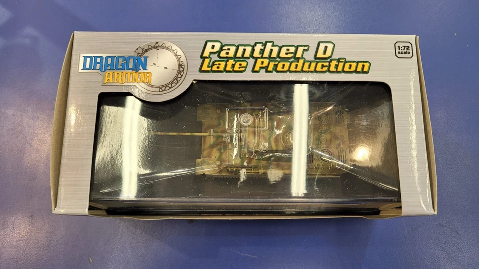 DRAGON ARMOR 1/72 #60684 Panther D I./Pz.Rgt.24 France Late Production WWII Tank - Image 3 of 4