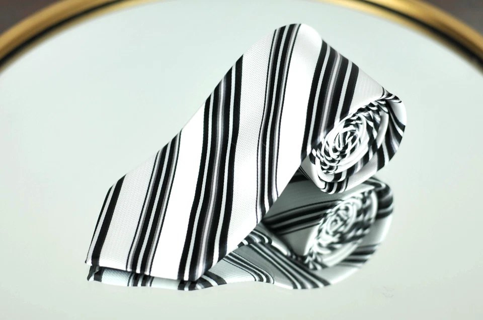 Lord R Colton Studio Tie - Silver White & Black Striped Woven Necktie - $95 Foto 2 de 4