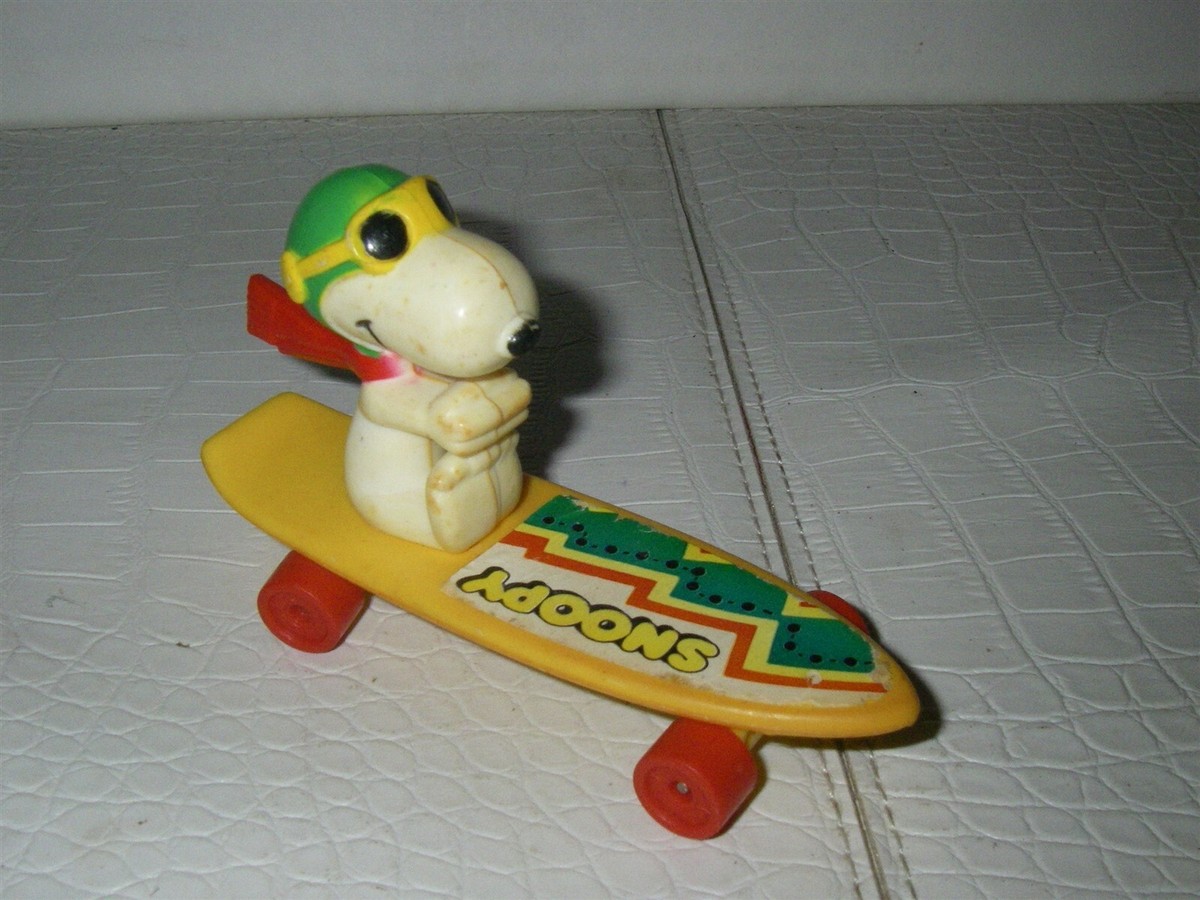 PEANUTS SKATEBOARD SNOOPY UDF ピーナッツ スケートボード スヌーピー