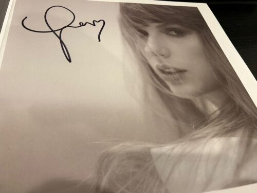 Taylor Swift Tortured Poets Department Vinyl "The Manuscript" Hand SIGNED Photo - Foto 5 di 7