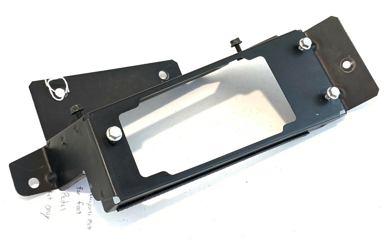 07 MASERATI QUATTROPORTE M139 4.2 V8 LEFT FOOT REST DEAD PEDAL BRACKET ONLY