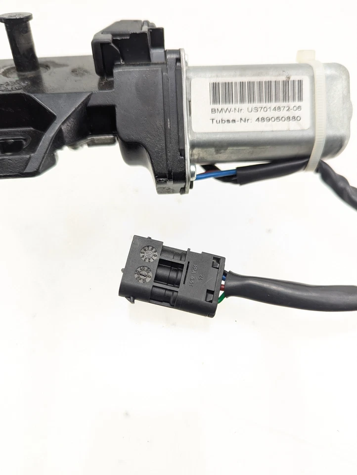 2006-2008 BMW 750LI - блок привода крышки багажника / мотор 7014872 - Изображение 3 из 4