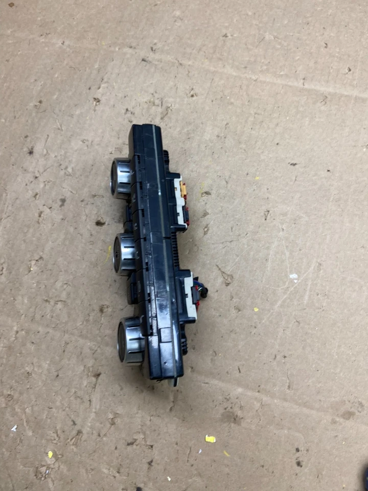 2013 - 2015 年大众 CC 中心气候控制面板交流加热器 U4718 DG — 第 4/4 张图片